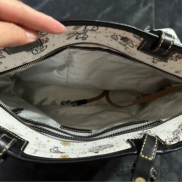 Dooney & Bourke Disney 2020 Holiday Winter Tote and wallet EUC - Picture 4 of 7